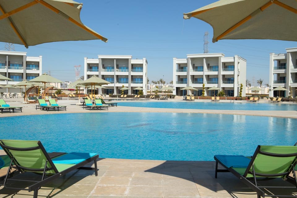 Swimming pool, Swimming pool, sunbed