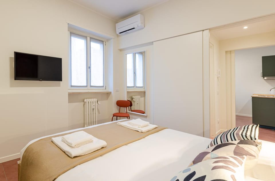 TV and multimedia, Bedroom, hair dresser, towels, wardrobe, air conditioner