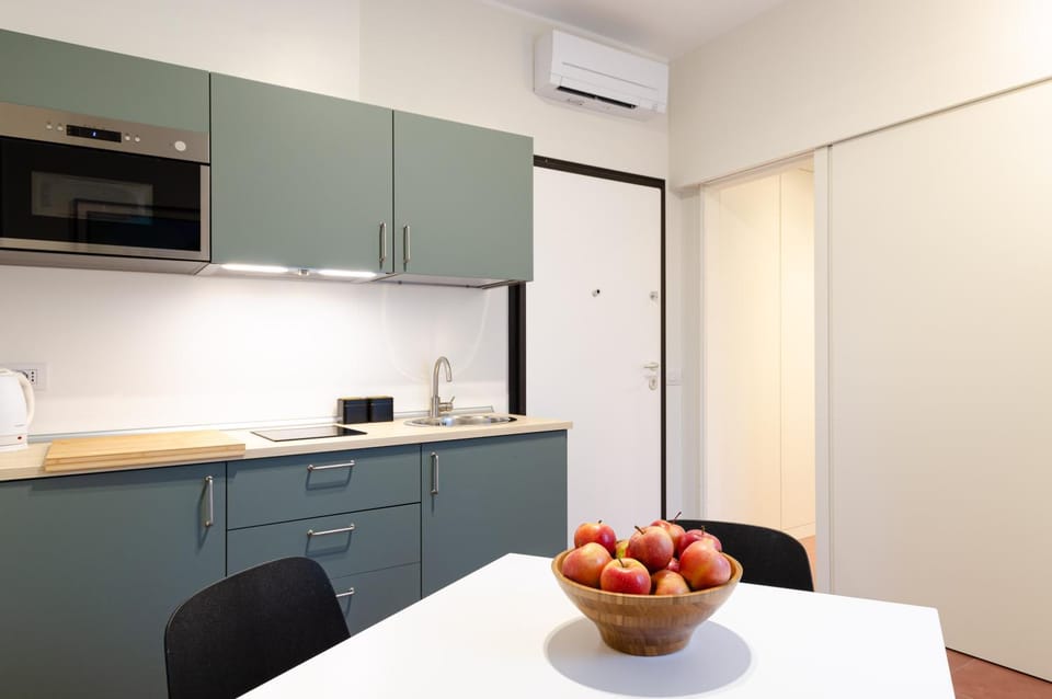 Kitchen or kitchenette, Food and drinks, Dining area, minibar, stove