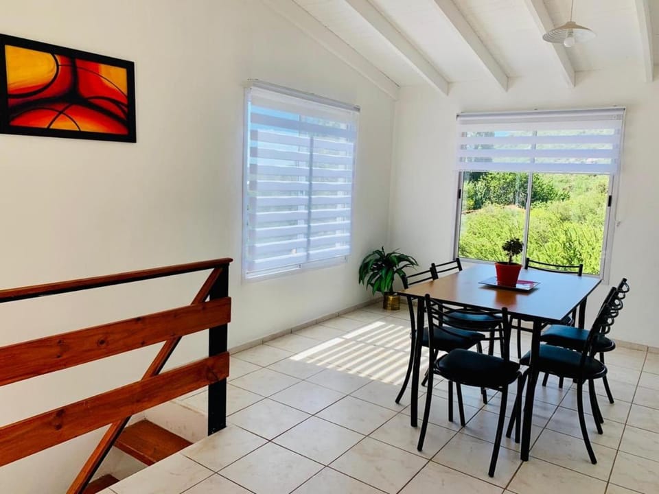 Day, TV and multimedia, Balcony/Terrace, Kitchen or kitchenette, Living room, Photo of the whole room, Seating area, Dining area, City view, Garden view, Lake view, Landmark view, Mountain view, Pool view, Street view, Quiet street view, Inner courtyard view, locker, air conditioner