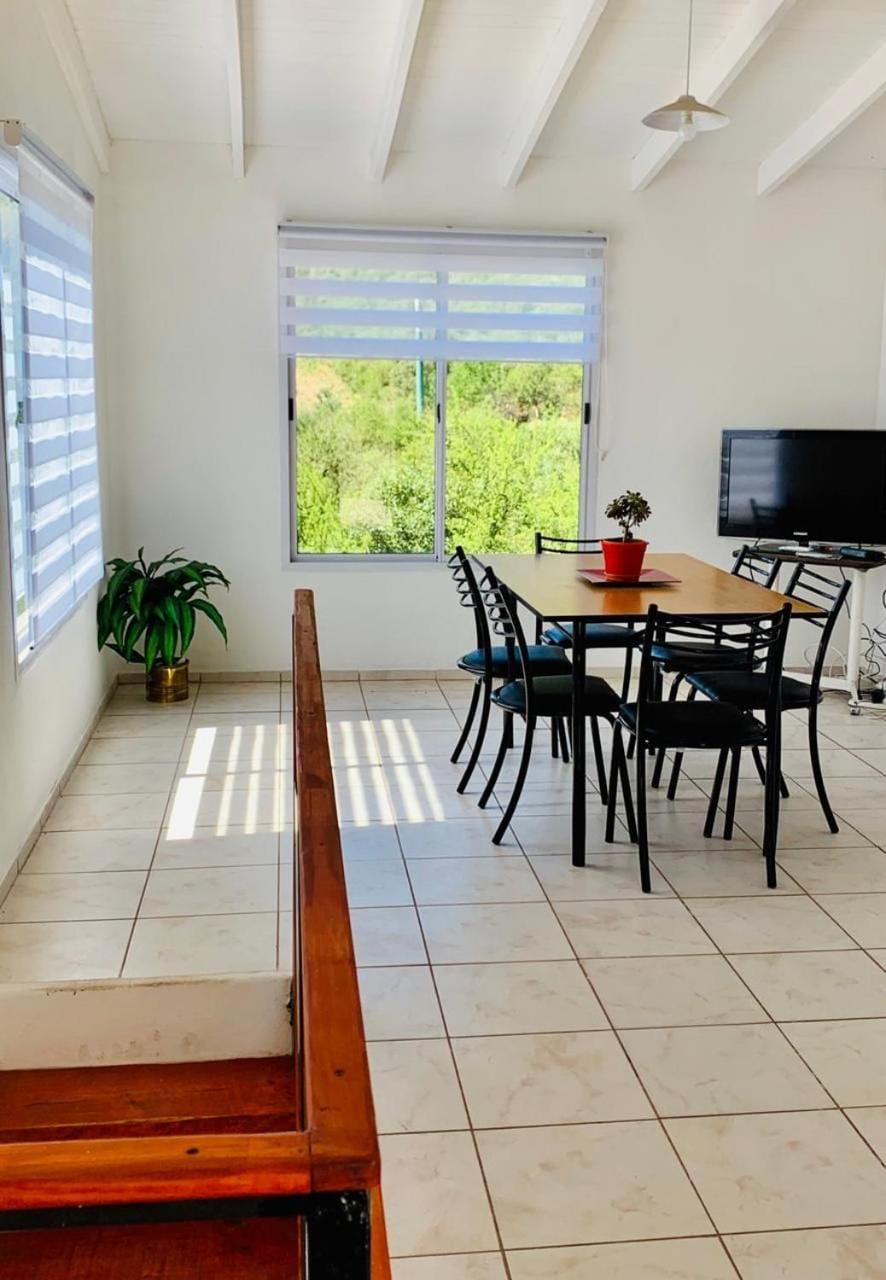 TV and multimedia, Balcony/Terrace, Kitchen or kitchenette, Living room, Photo of the whole room, Seating area, Dining area, City view, Garden view, Lake view, Landmark view, Mountain view, Pool view, Street view, Quiet street view, Inner courtyard view, locker