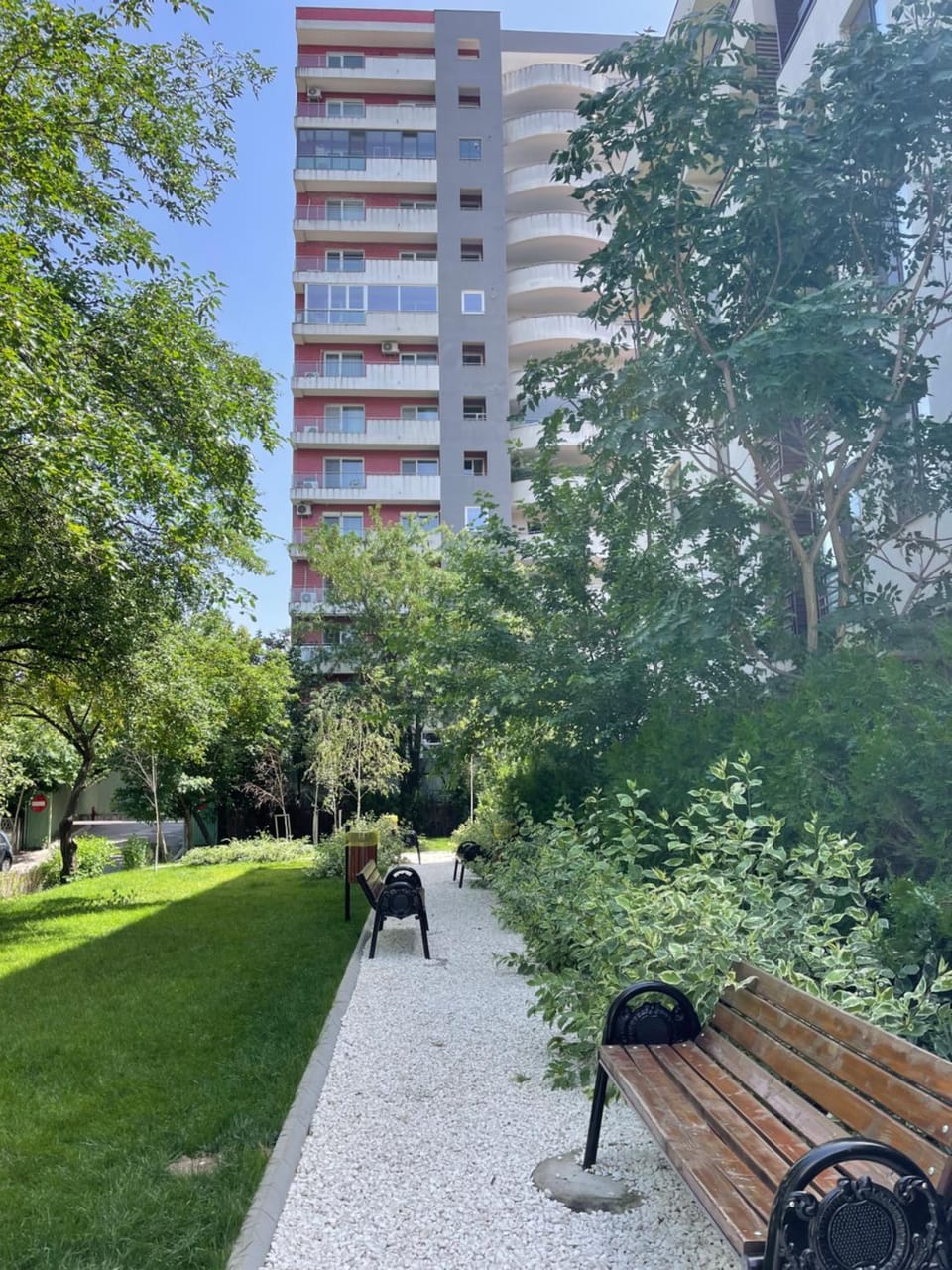Malachite Urban Gem - Skyline Terrace Oasis Apartment in Bucharest