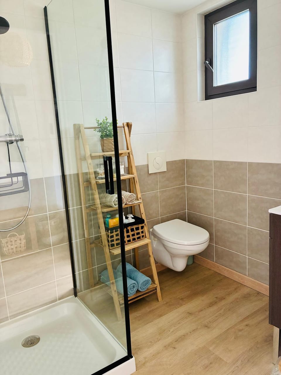 Shower, Bathroom, towels