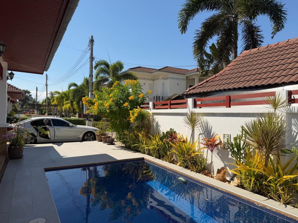 Private Pool-Villa Baan Roth, Gated community 24/7 Villa in Nong Kae