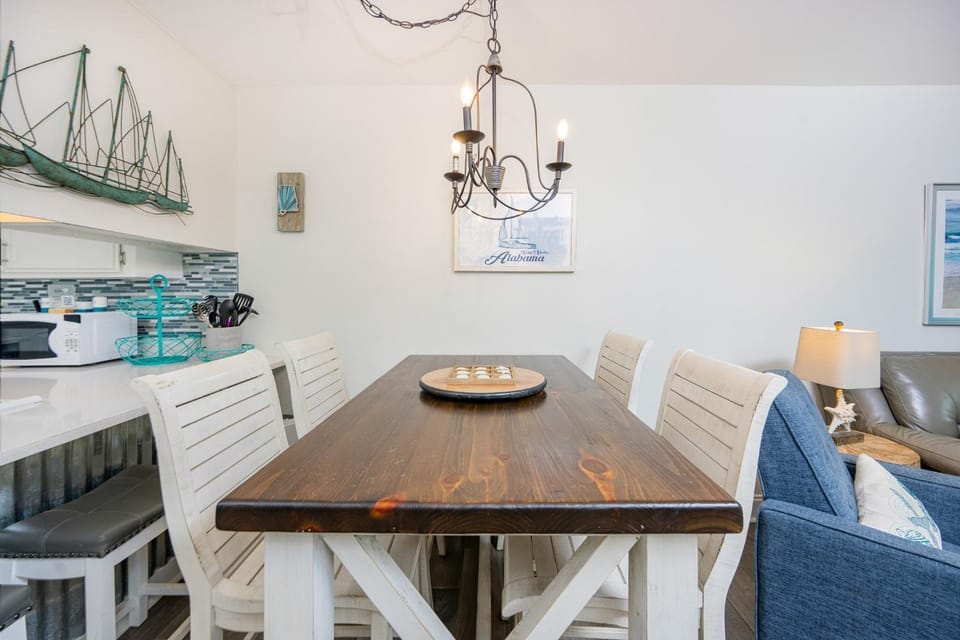 Harbor House B19 Apartment in West Beach