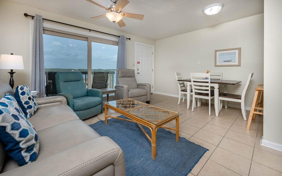 Summer House West 104C Apartment in West Beach