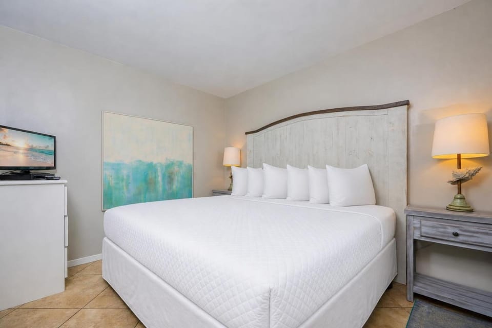 Surfside Shores 1804 Apartment in West Beach