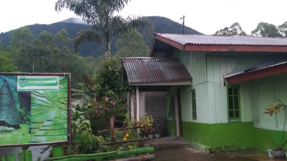 Karleta Homestay Vacation rental in Indonesia