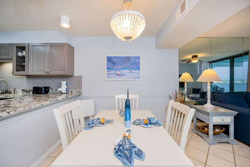 Compass Point 203 Apartment in West Beach