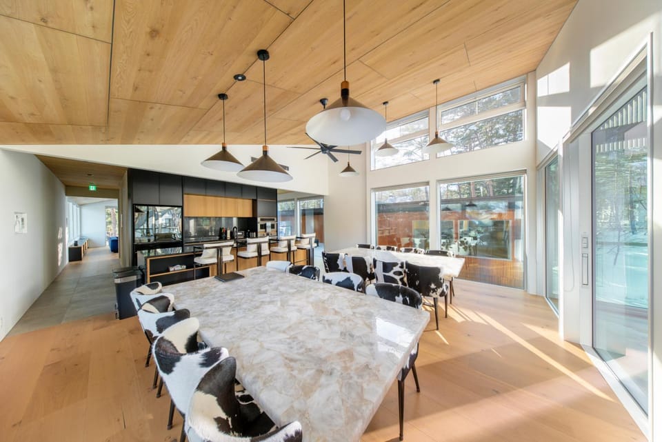 Seating area, Dining area