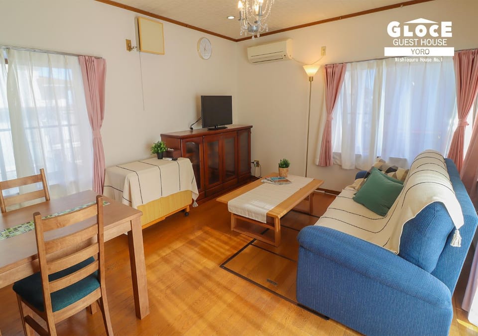 TV and multimedia, Living room, Dining area, air conditioner