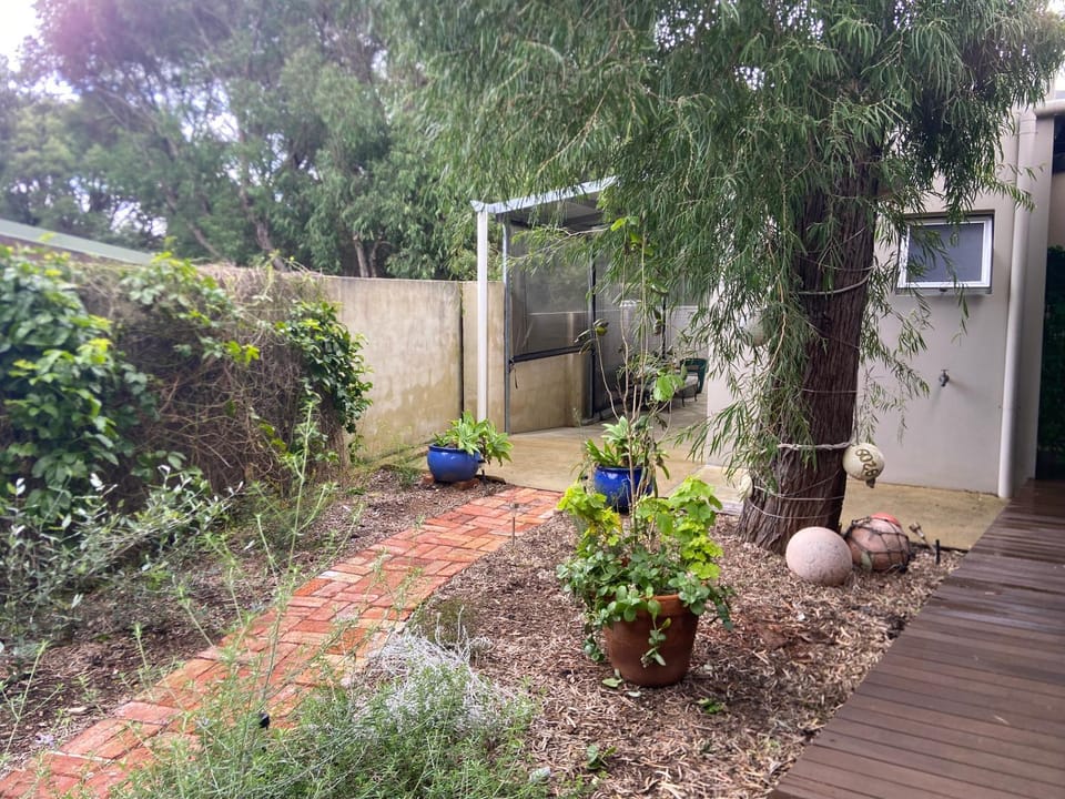 Sleepy Hollow adorable peaceful guesthouse. Apartment in Margaret River