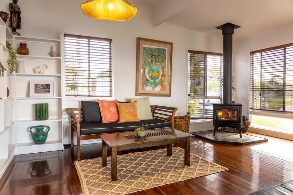 Living room, Seating area, fireplace