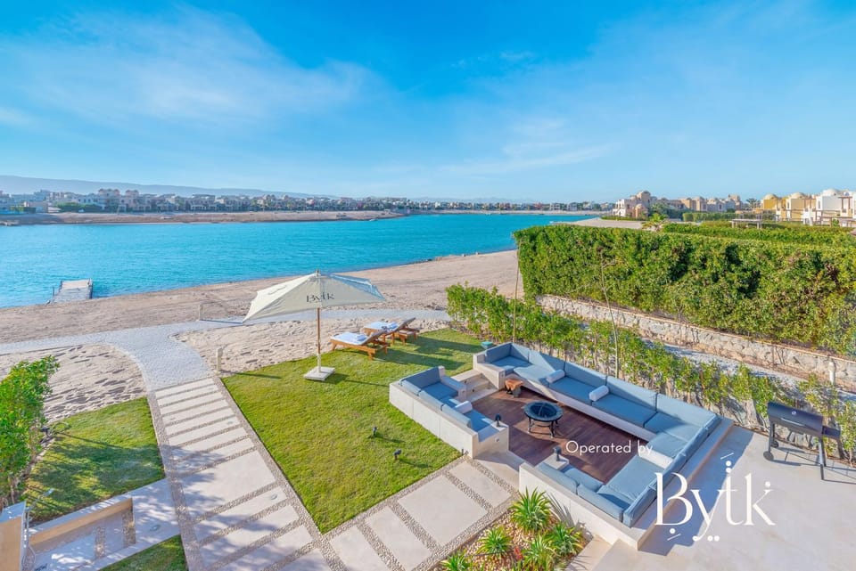 Garden, Lake view, sunbed
