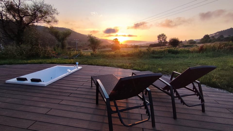 Hot Tub, Garden view, Sunset