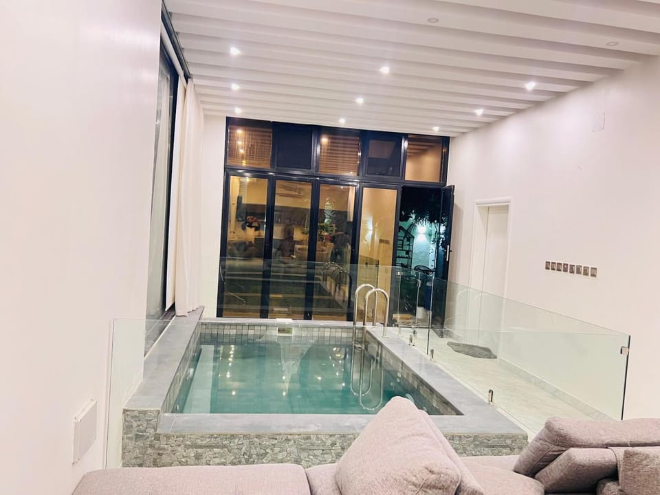 Property building, Swimming pool