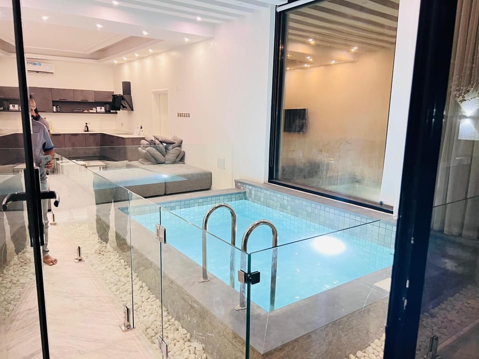 Property building, Swimming pool