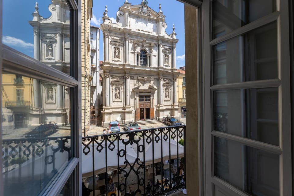 Nearby landmark, Balcony/Terrace, City view