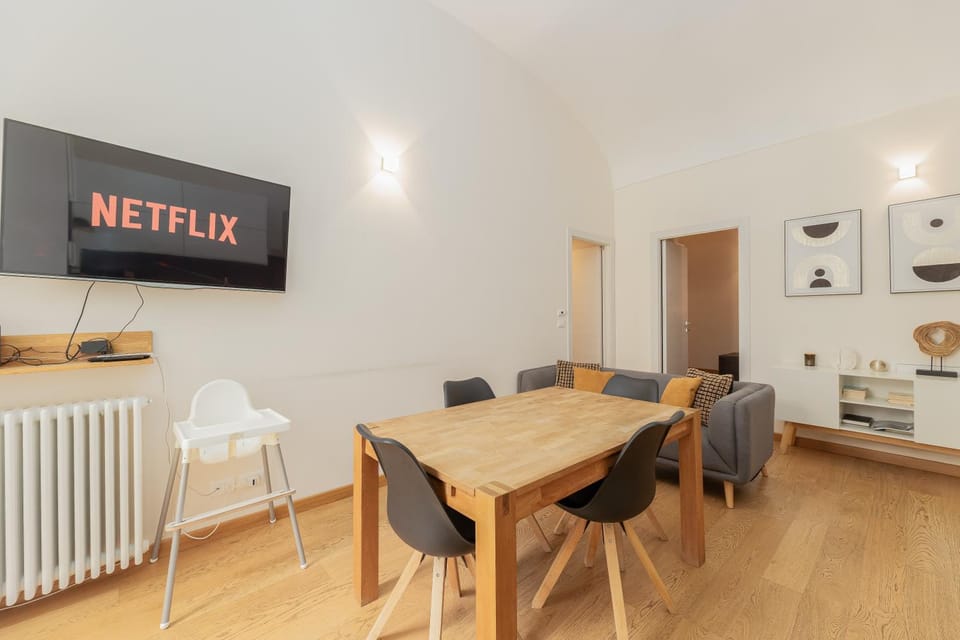 Trilo 2BR Palazzo Reale Apartment in Turin