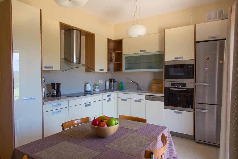 Coffee/tea facilities, Kitchen or kitchenette, Dining area, dishwasher, minibar, pet friendly, toaster