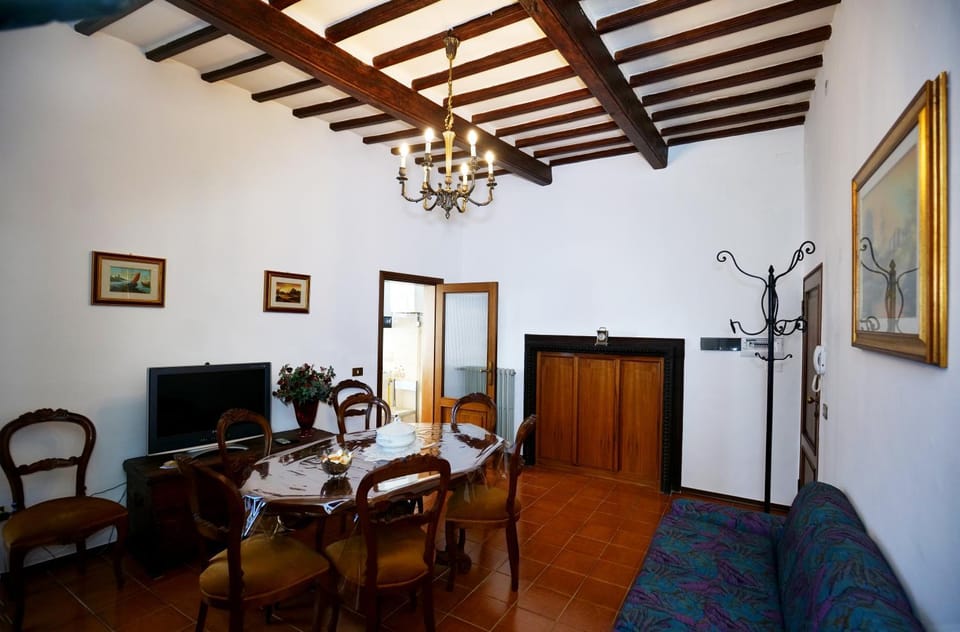 Communal lounge/ TV room, TV and multimedia, Living room, Seating area