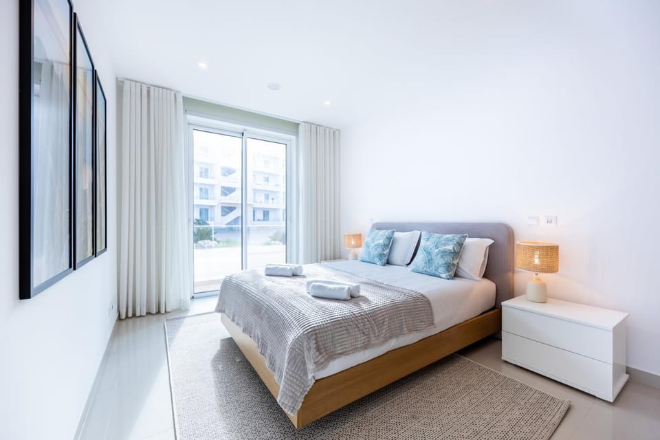 Adega Marina Apartments - Pool View Apartment in Lagos