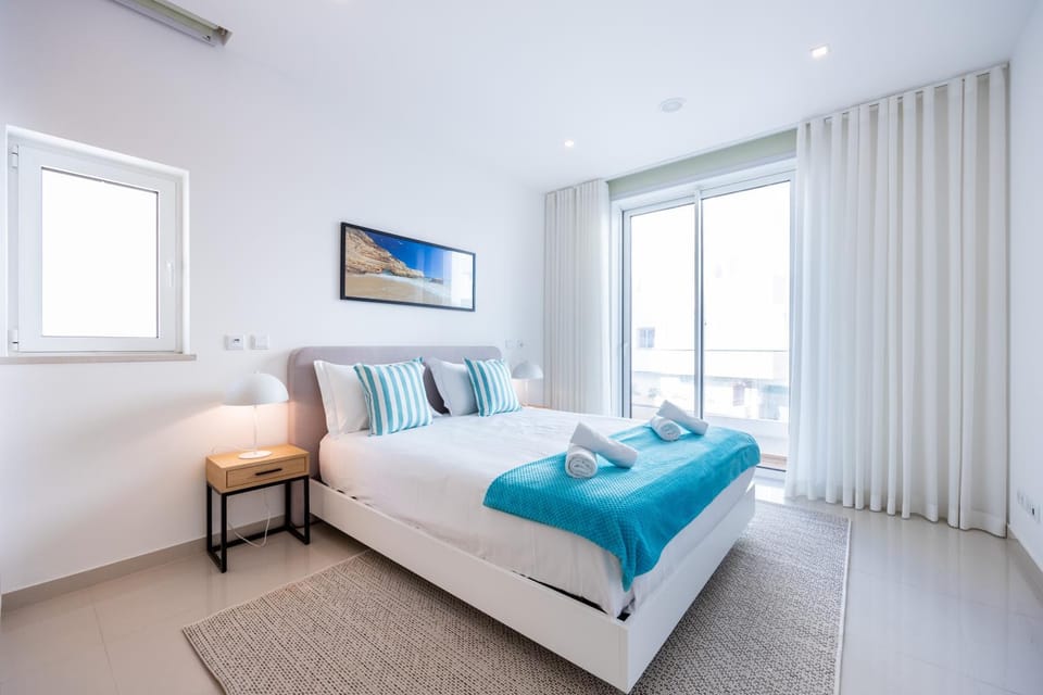 Adega Marina Apartments - Pool View Apartment in Lagos