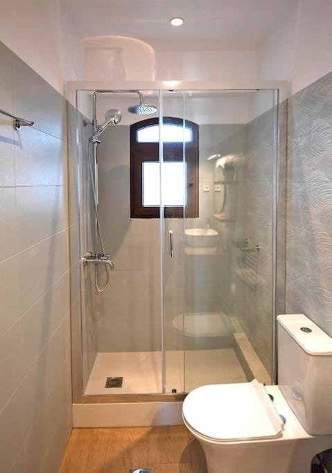 Shower, Toilet, Bathroom
