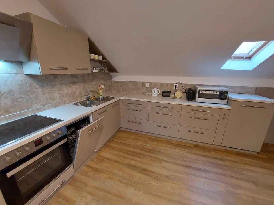 Coffee/tea facilities, Kitchen or kitchenette, dishwasher, minibar, pet friendly, stove
