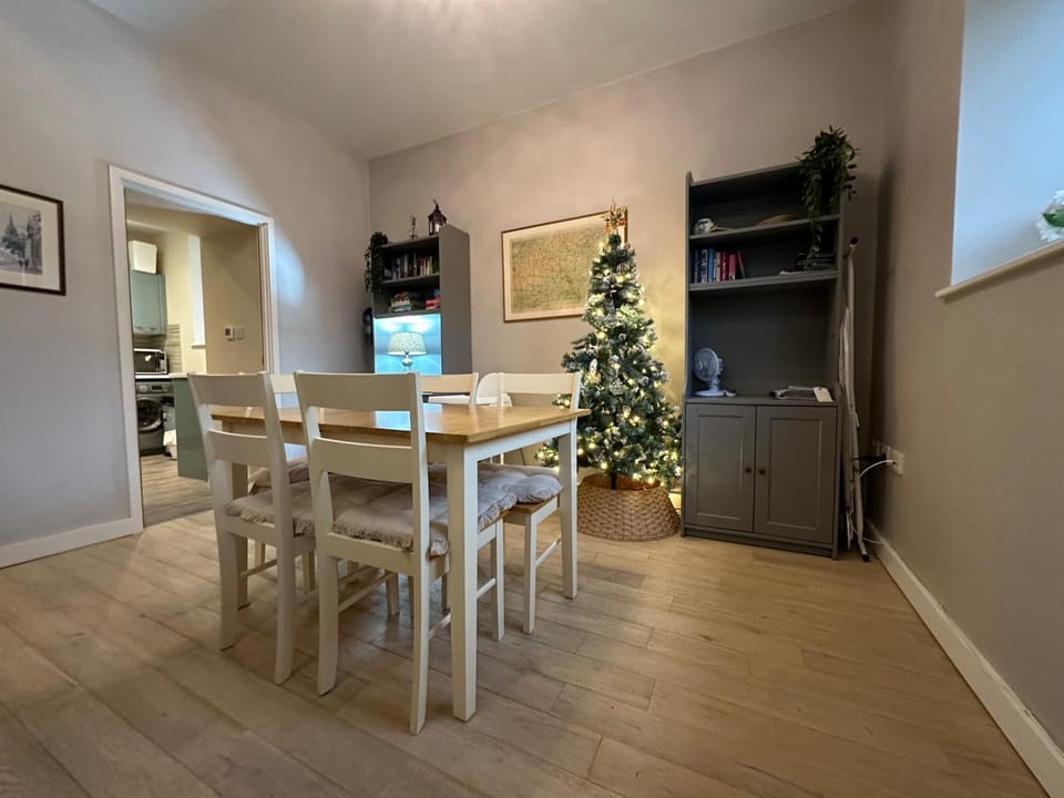 Cotswold Chapel, sleeps up to 5 in kingsize beds Apartment in Chipping Norton