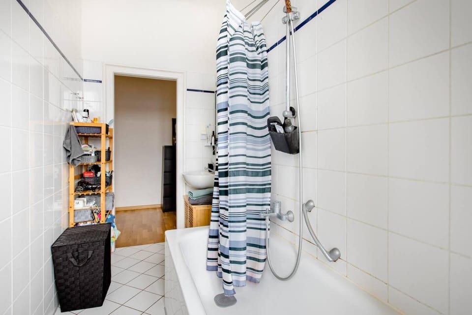 Shower, Bathroom, towels