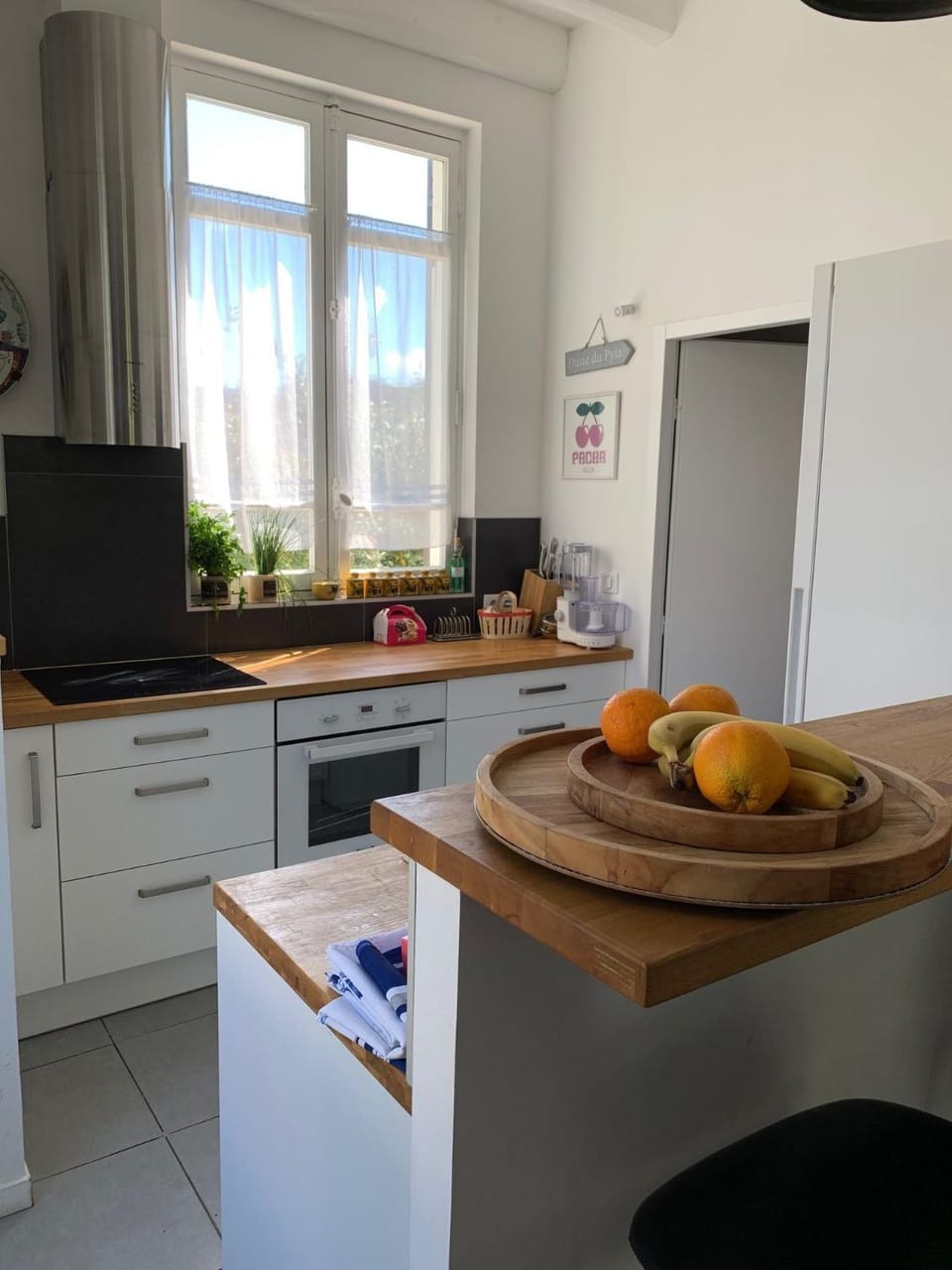 TV and multimedia, Kitchen or kitchenette, Food and drinks, Dining area, Food, minibar, oven, pet friendly, stove