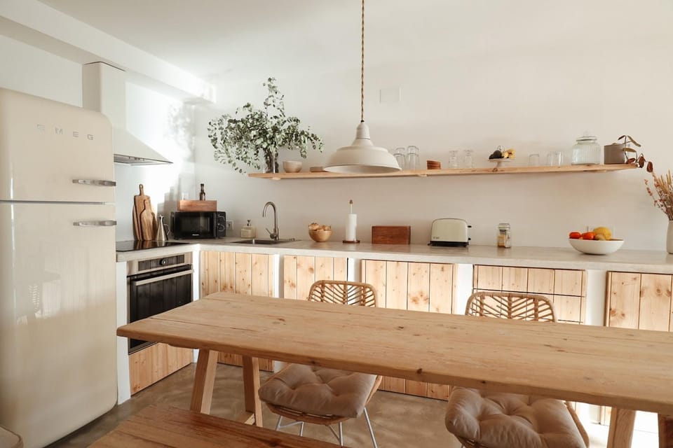 Dining area, dishwasher, pet friendly, toaster
