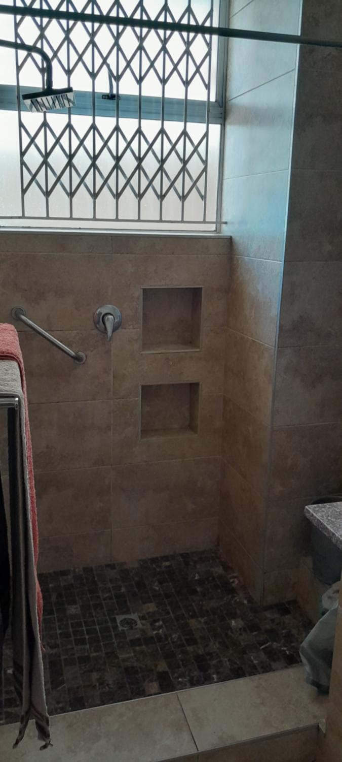 Durban Holiday Apartments - unit 204 Marlborough Apartment in Durban
