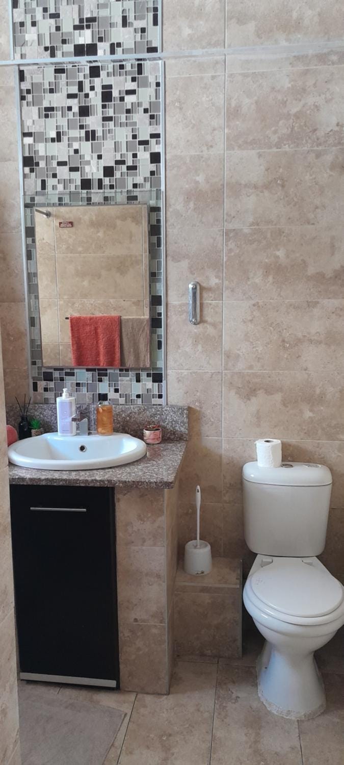 Durban Holiday Apartments - unit 204 Marlborough Apartment in Durban