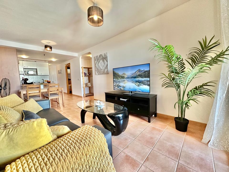 TV and multimedia, Living room, Dining area