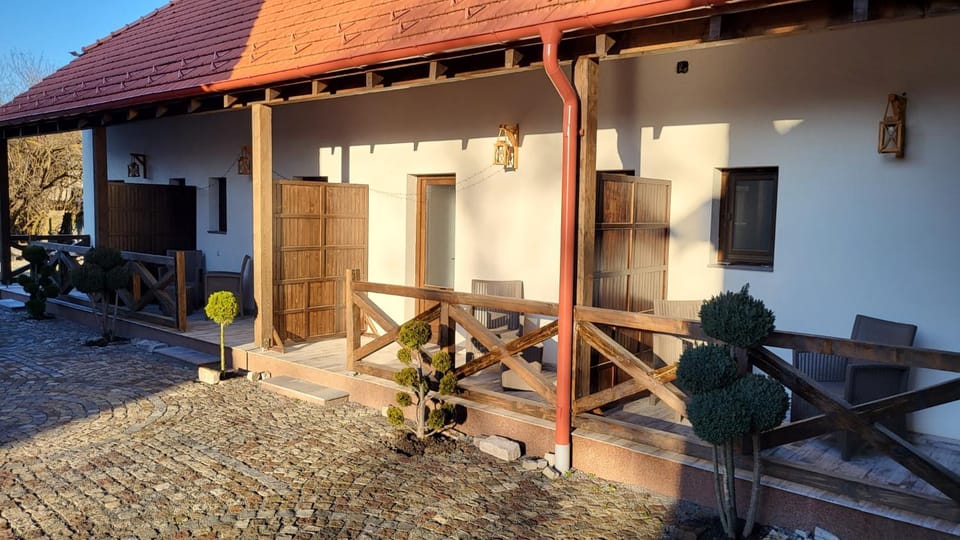 PENSIUNEA CASTELANA Bed and Breakfast in Brașov County