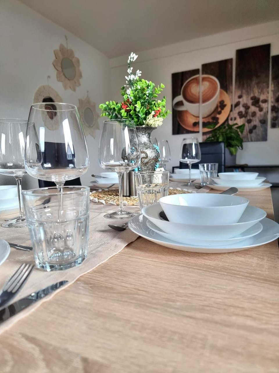 Dining area, Food