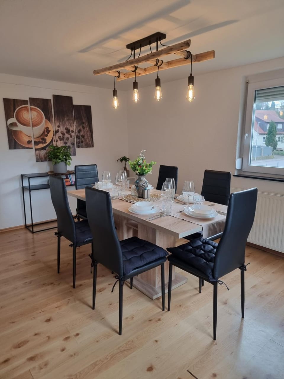 Dining area, Food
