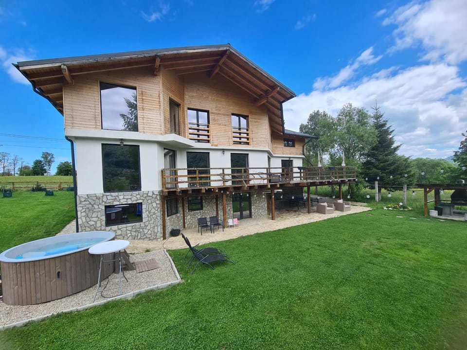 Bran Mountain Living Chalet in Brașov County