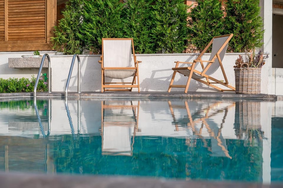 Day, Pool view, Swimming pool, sunbed