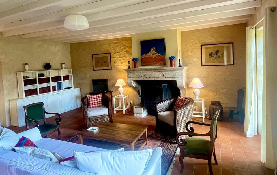 Communal lounge/ TV room, Living room, flat iron