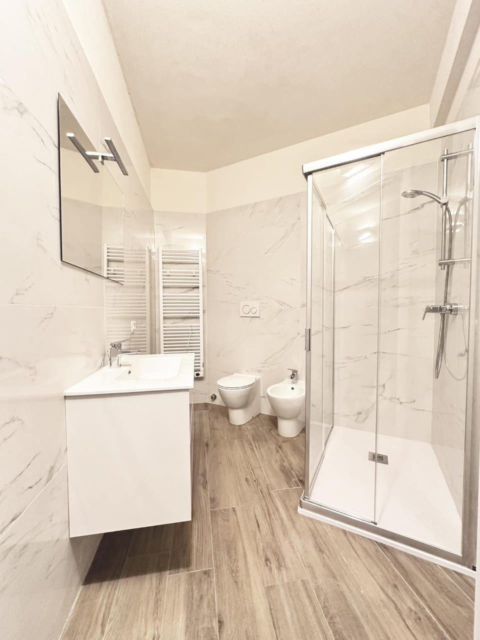 Shower, Toilet, Bathroom, bidet, towels