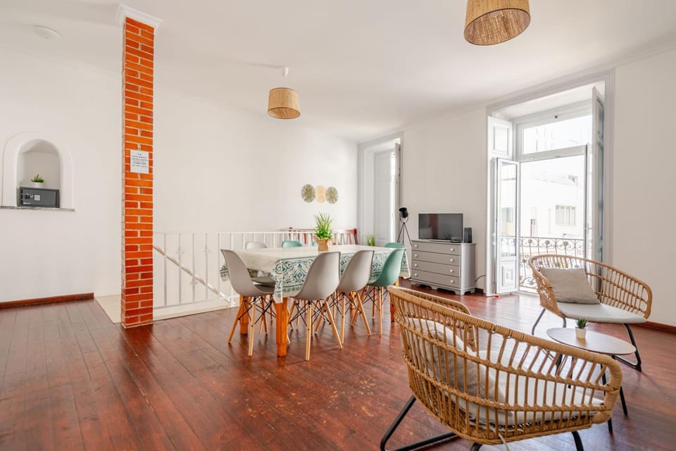 Living room, Dining area
