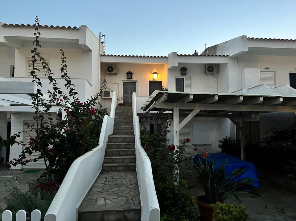 Pounta Beach House Apartment in East Attica Regional Unit, Greece