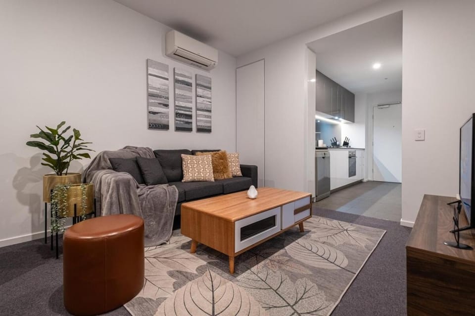 Footscray pool pleasant &Bright 2BR2BA apt Apartment in Melbourne