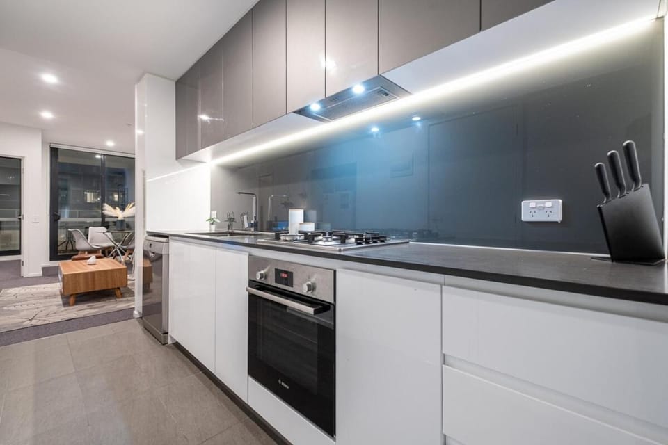 Footscray pool pleasant &Bright 2BR2BA apt Apartment in Melbourne