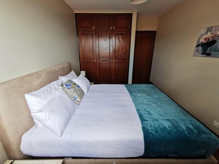 Bed, Photo of the whole room, Bedroom, wardrobe