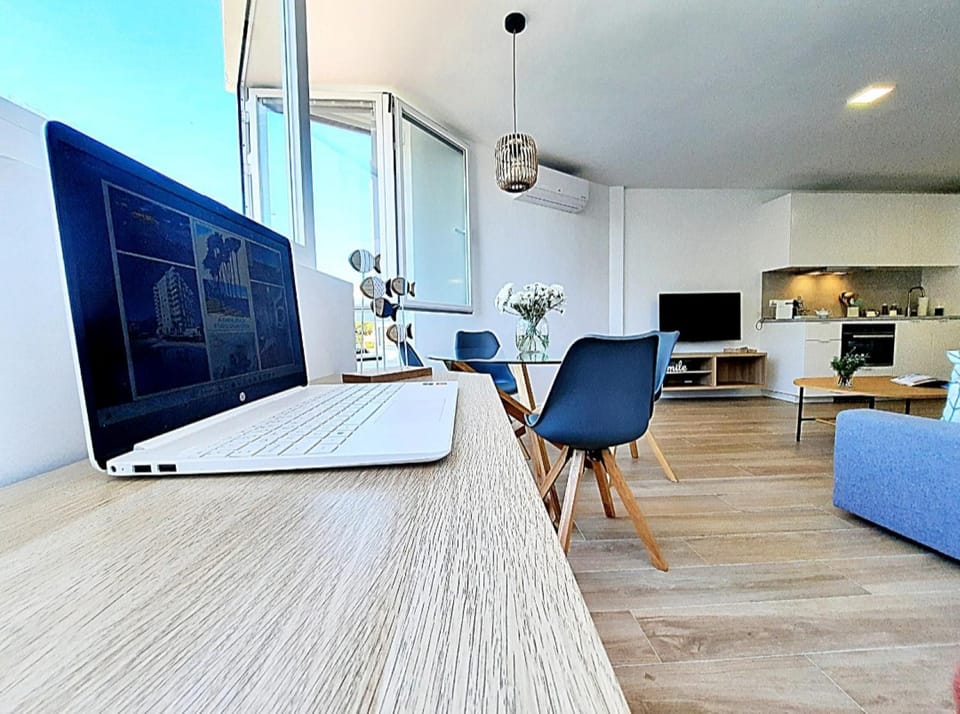 TV and multimedia, Seating area, Dining area, kitchen, air conditioner