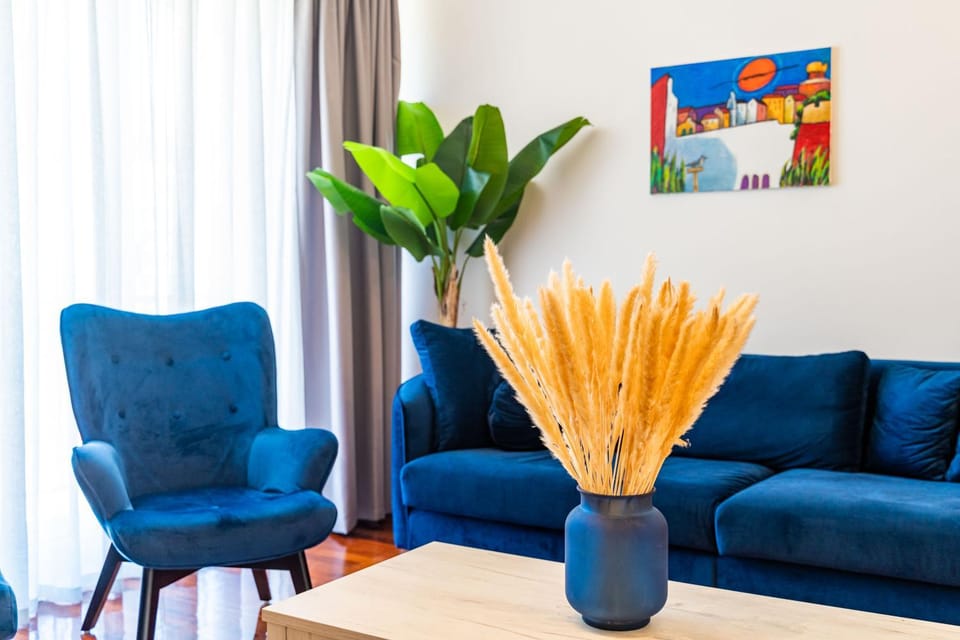 Day, Living room, Seating area, Time of day